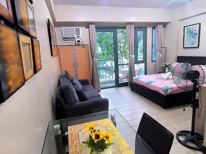 The Palm Tree Condotel Airport 아파트