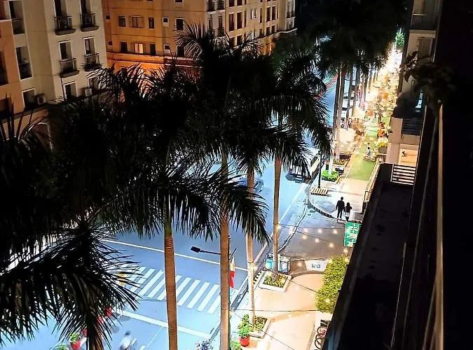 아파트 The Palm Tree Condotel Airport *