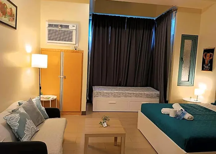 아파트 The Palm Tree Condotel Airport