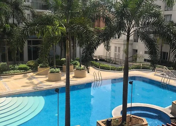 아파트 The Palm Tree Condotel Airport *
